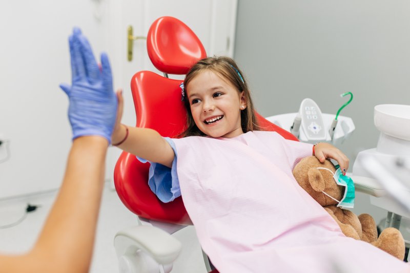 ALT image tag: A girl seeing a dentist in Lawrenceville